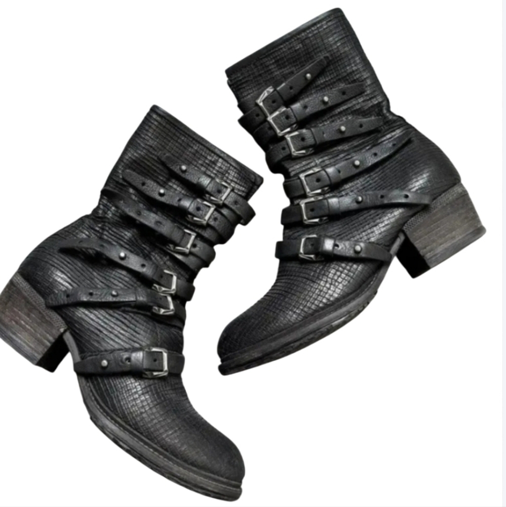 ‼️Sold‼️AS98 Rare Charloton Black Leather Textured Ankle Boots